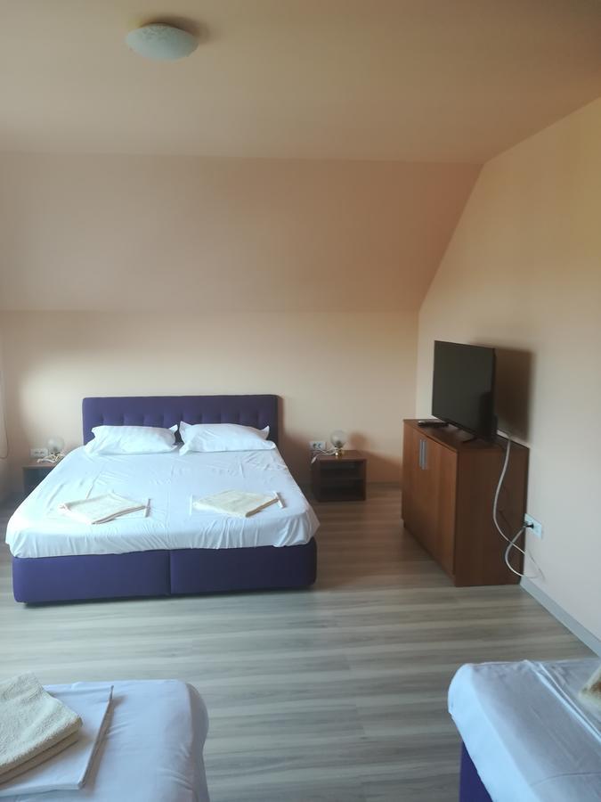 Casa Dalena Hotel Костинещи Екстериор снимка