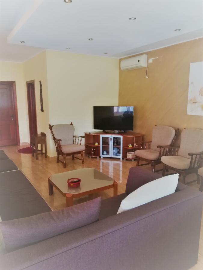 Casa Dalena Hotel Костинещи Екстериор снимка