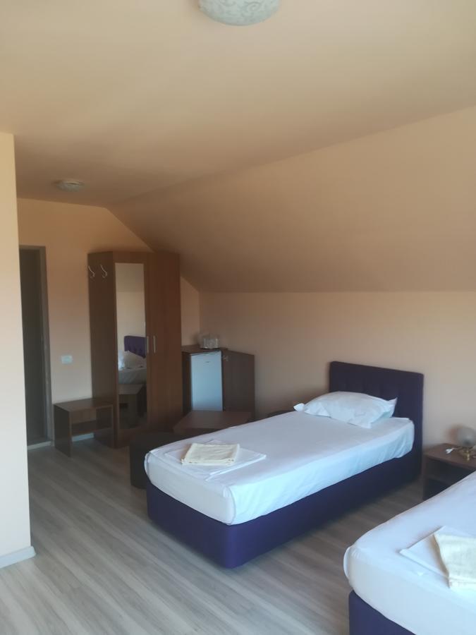 Casa Dalena Hotel Костинещи Екстериор снимка