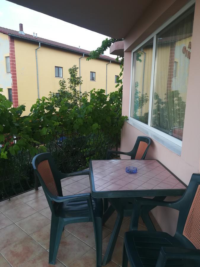 Casa Dalena Hotel Костинещи Екстериор снимка